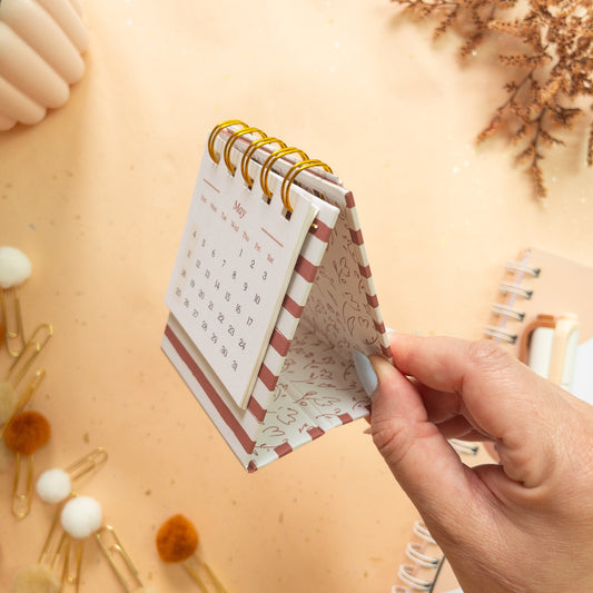 Classic Floral Petite Desk Calendar