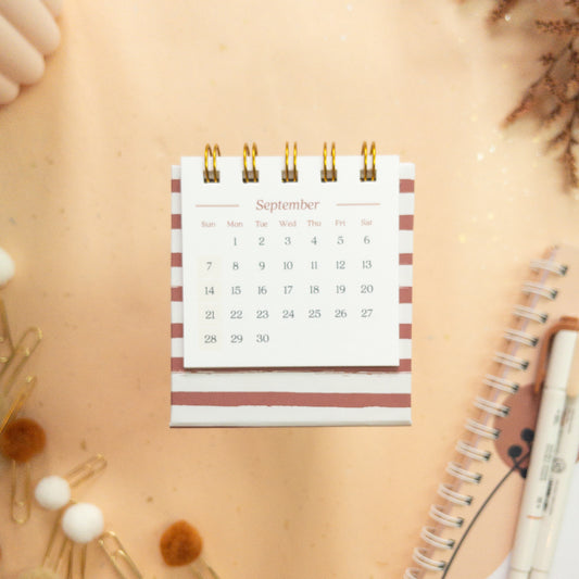 Classic Floral Petite Desk Calendar
