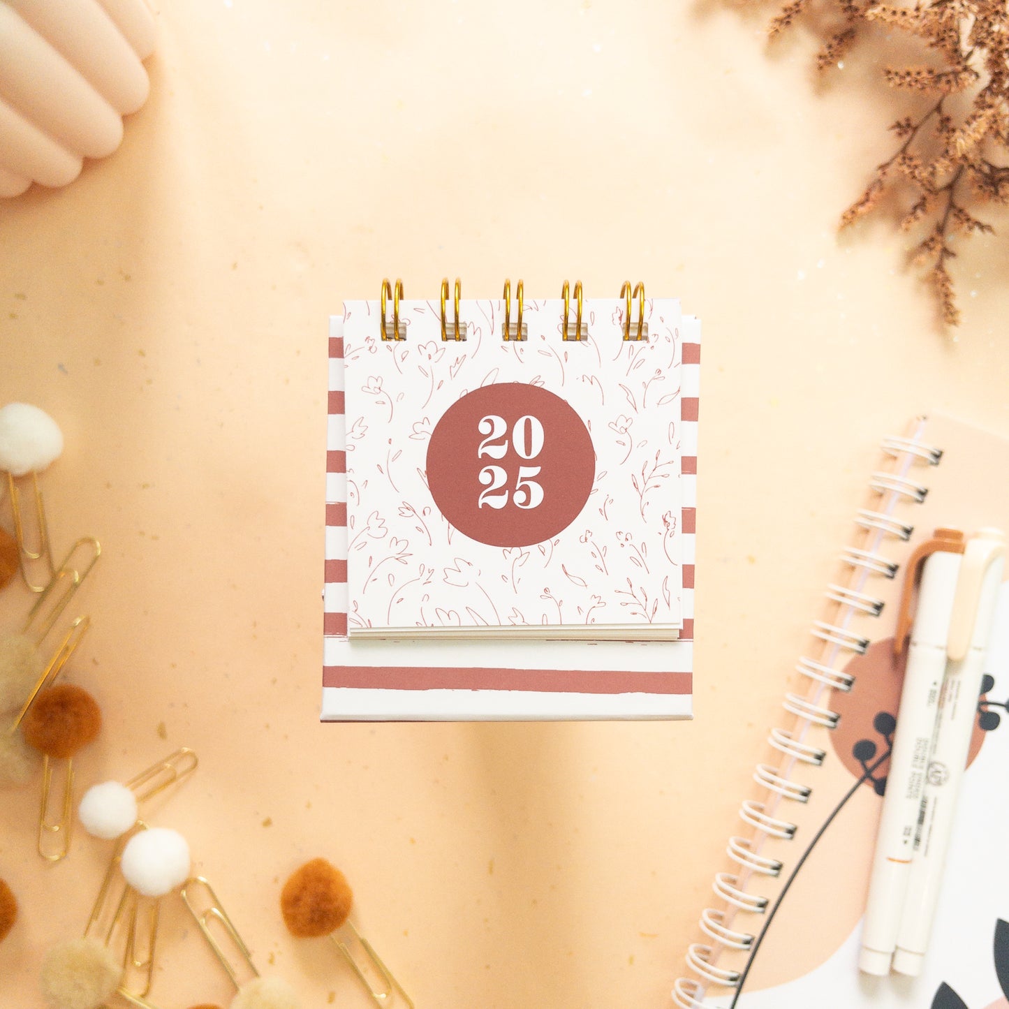 Classic Floral 2025 Petite Desk Calendar